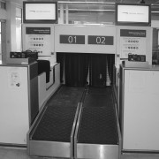 Standard baggage check-in conveyor baggage check-in