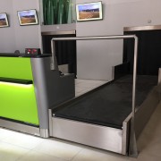 Odd-size baggage check-in conveyor baggage check-in