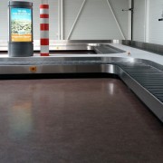 Baggage reclaim flat carousel baggage carousel