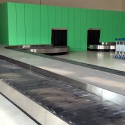Baggage reclaim flat carousel baggage carousel